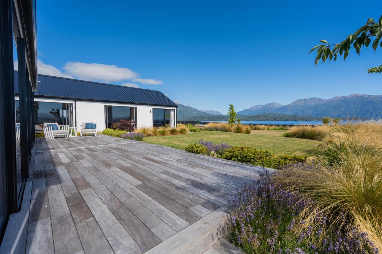 Lake House - Te Anau Holiday Home Eksteriør billede
