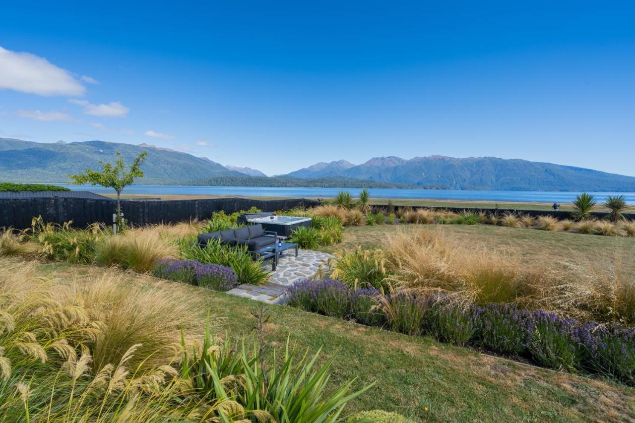 Lake House - Te Anau Holiday Home Eksteriør billede