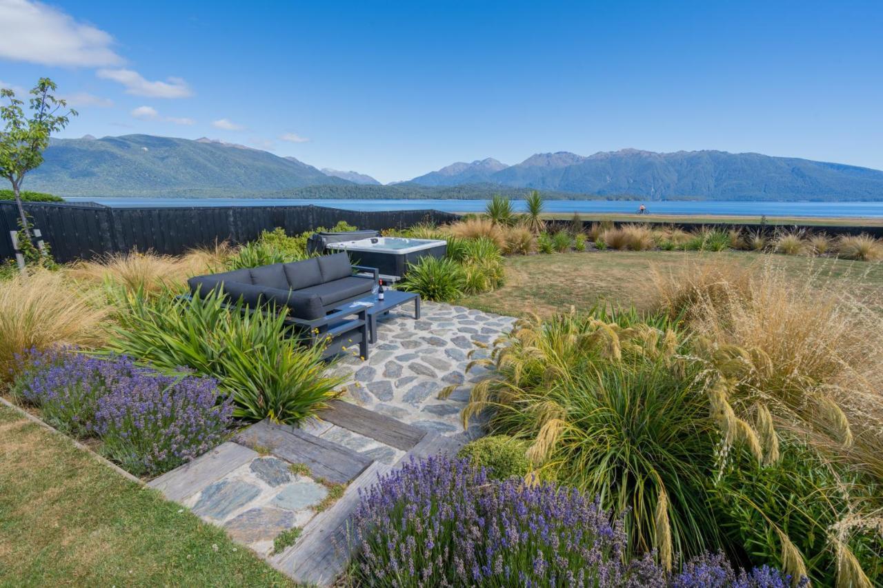 Lake House - Te Anau Holiday Home Eksteriør billede