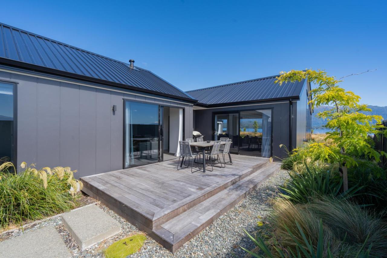 Lake House - Te Anau Holiday Home Eksteriør billede