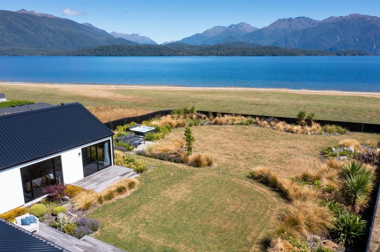 Lake House - Te Anau Holiday Home Eksteriør billede